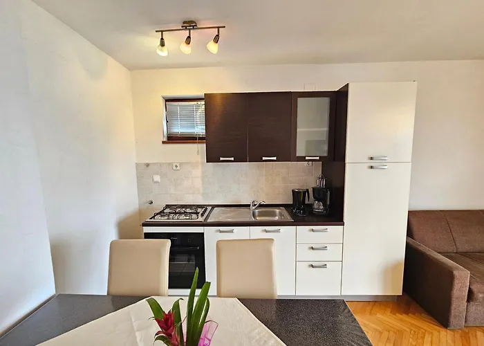 Апартаменты Jovana Nv - With Balcony With Sea View